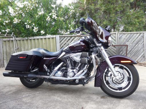 2009 FLHX WITH EXTRAS